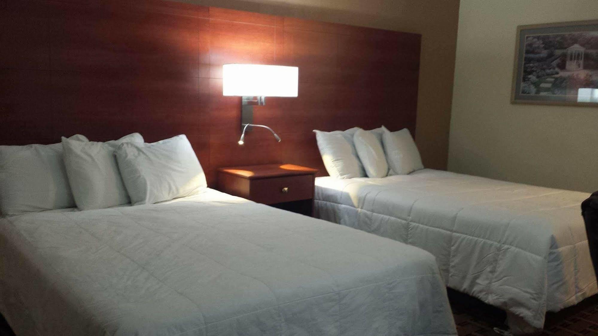Baymont By Wyndham Paducah Hotel Exterior photo